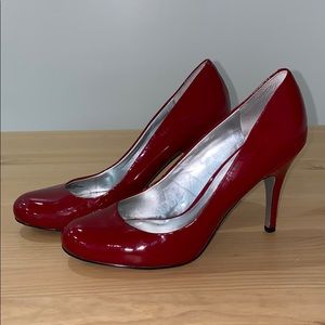 JS by Jessica Simpson size 8 patent leather red